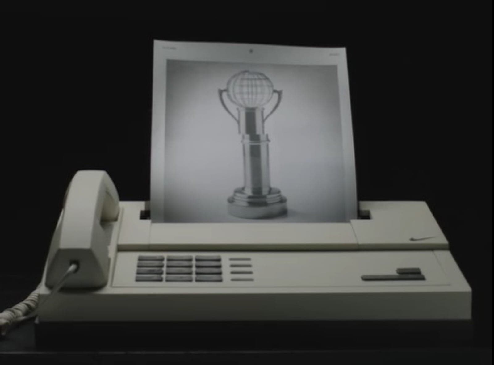 Corinthians provoca Palmeiras com vídeo de Mundial por fax