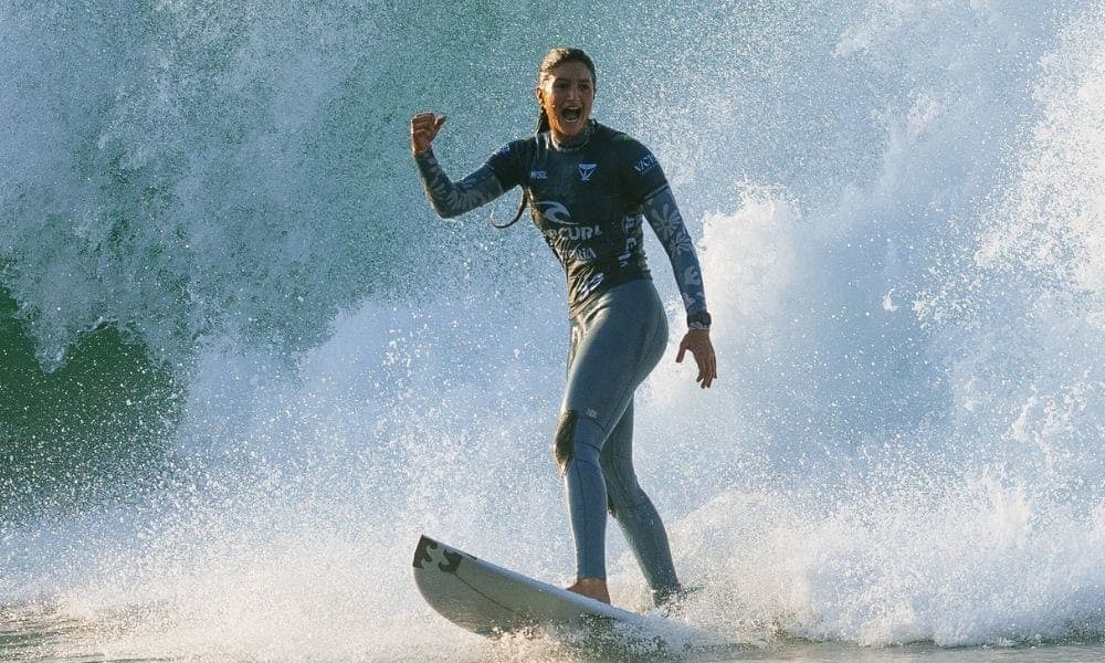 Luana Silva comemora vaga na semifinal em Bells Beach