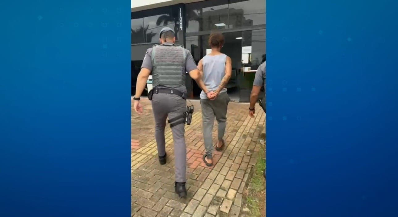 Polícia prende ex-marido de mulher encontrada morta em casa em Barueri (SP)