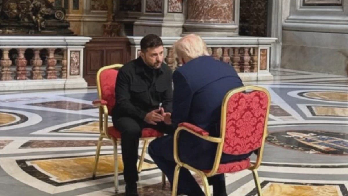 Trump e Zelensky conversam antes do funeral de Francisco
