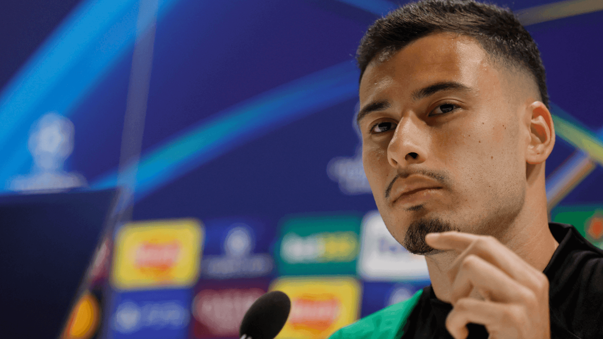 Brasileiro Gabriel Martinelli, durante coletiva de imprensa do Arsenal. Gunners encaram o PSG, em Londres, no jogo de ida das semifinais da Champions League