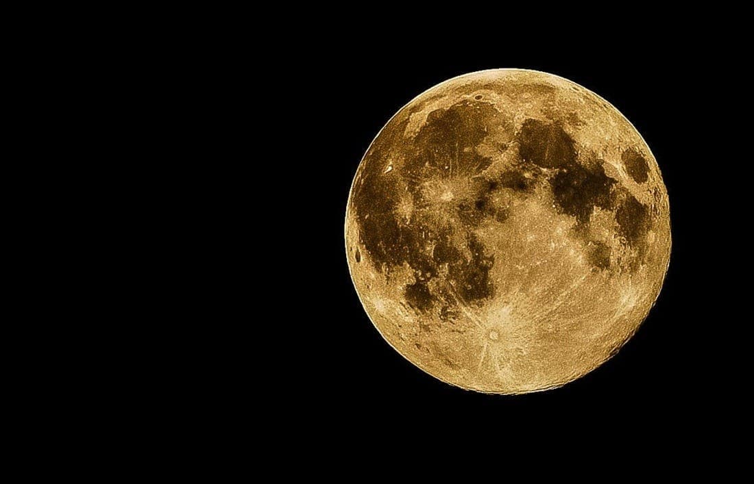 Superlua de abril 2025: quando ocorre e como usar essa força a seu favor