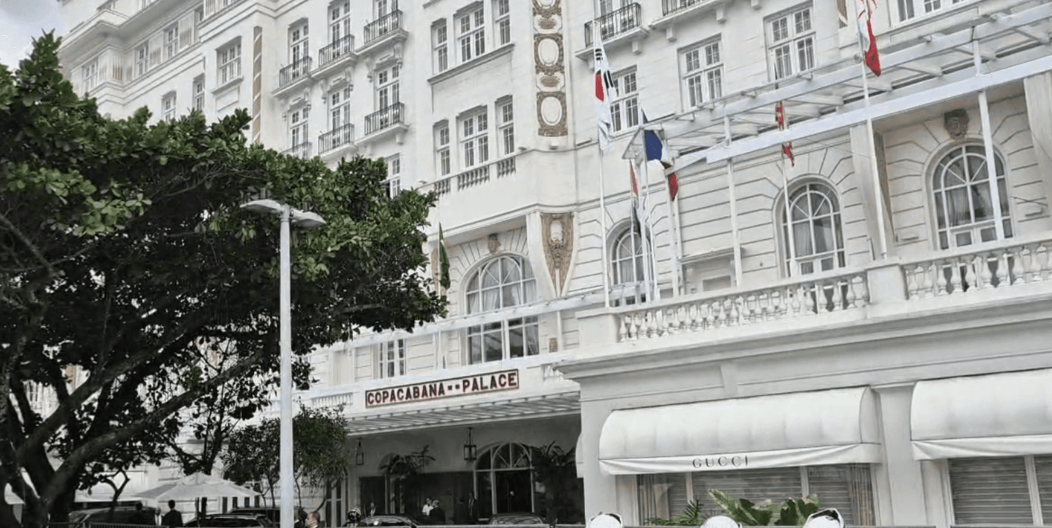 Copacabana Palace, hotel onde a Mother Monster está hospedada