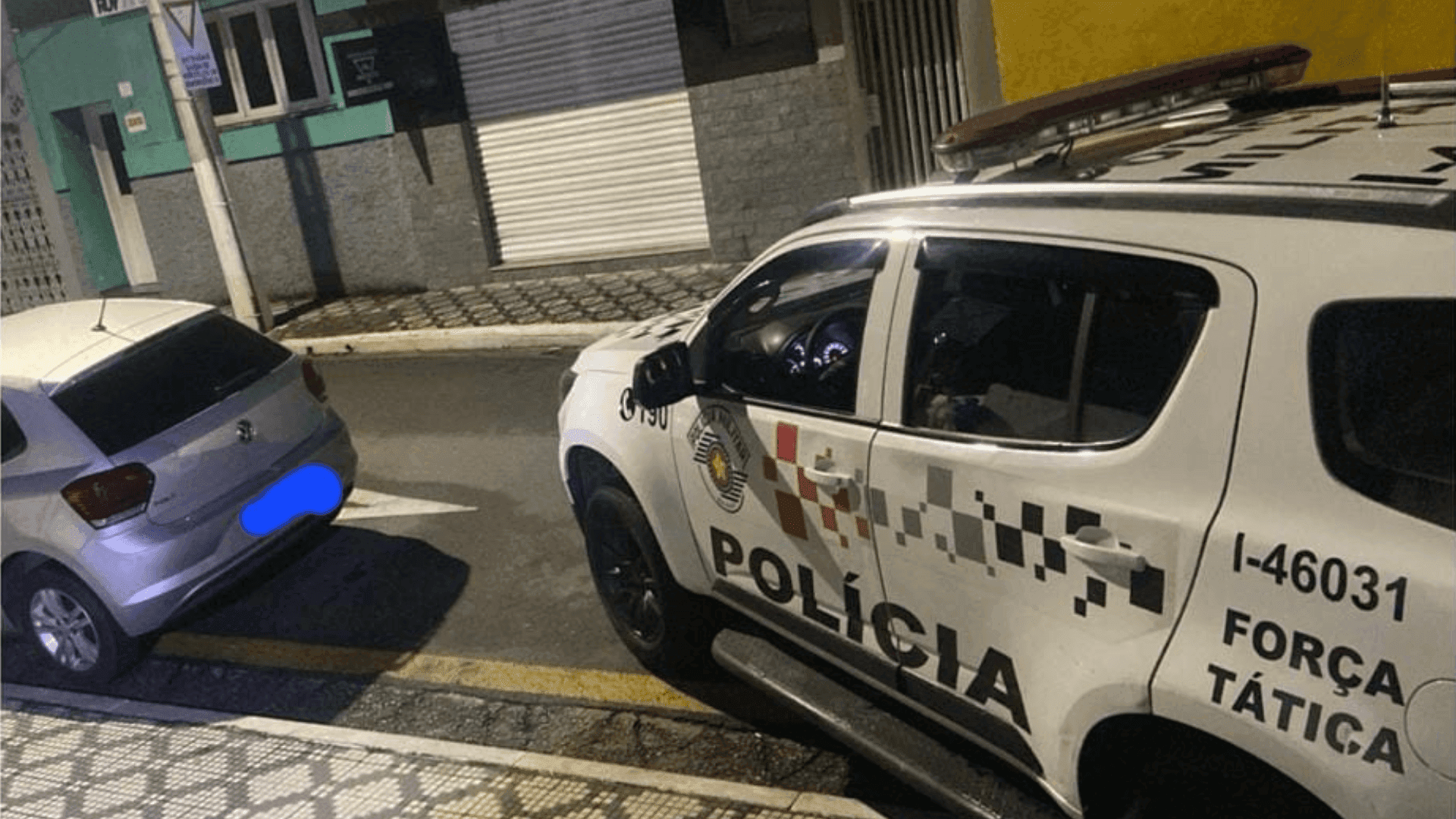 Homem é preso e adolescente é apreendido por roubo de carro em Taubaté