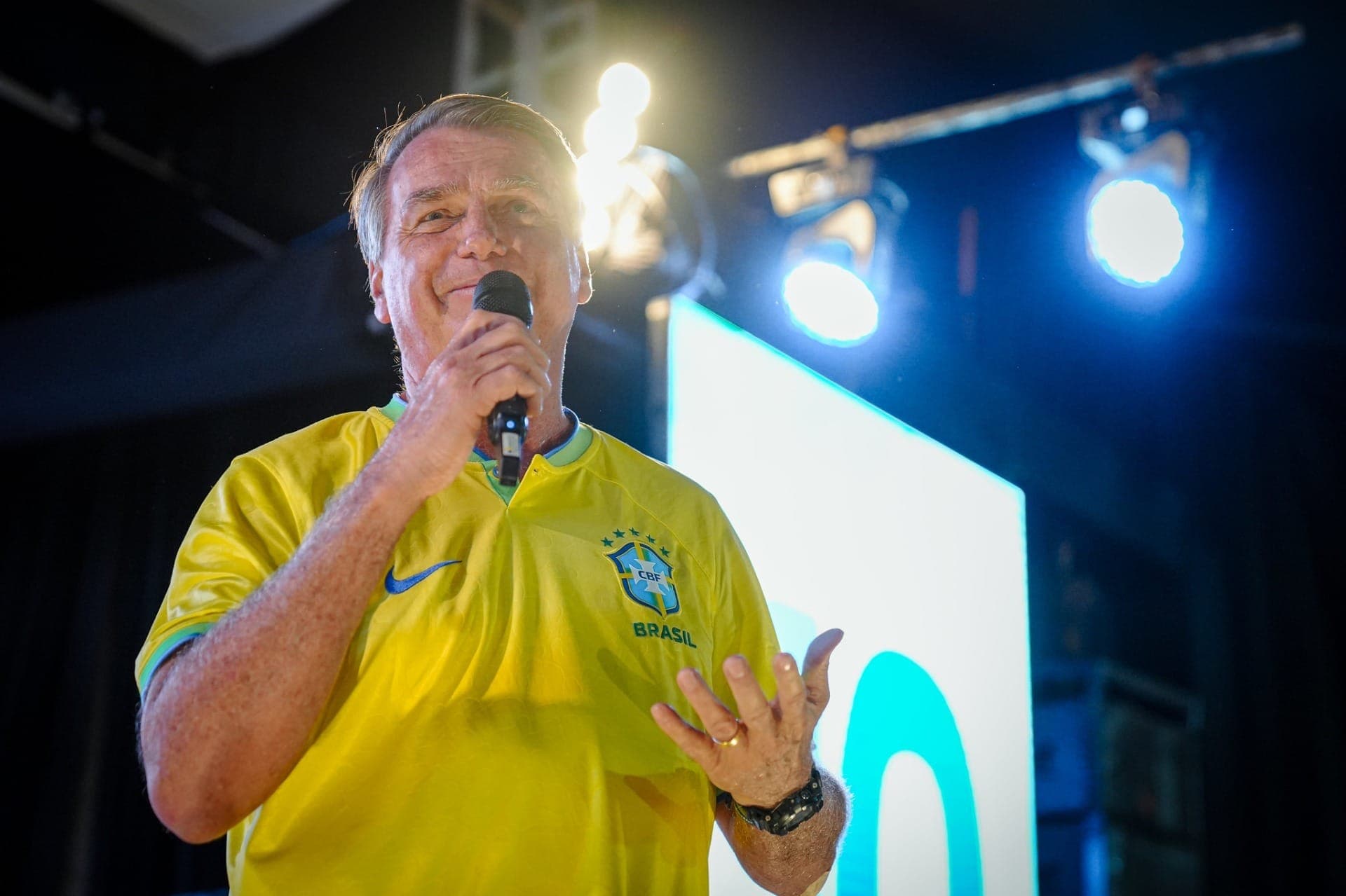 Ex-presidente disse que pode comparecer na próxima manifestação, em Brasília