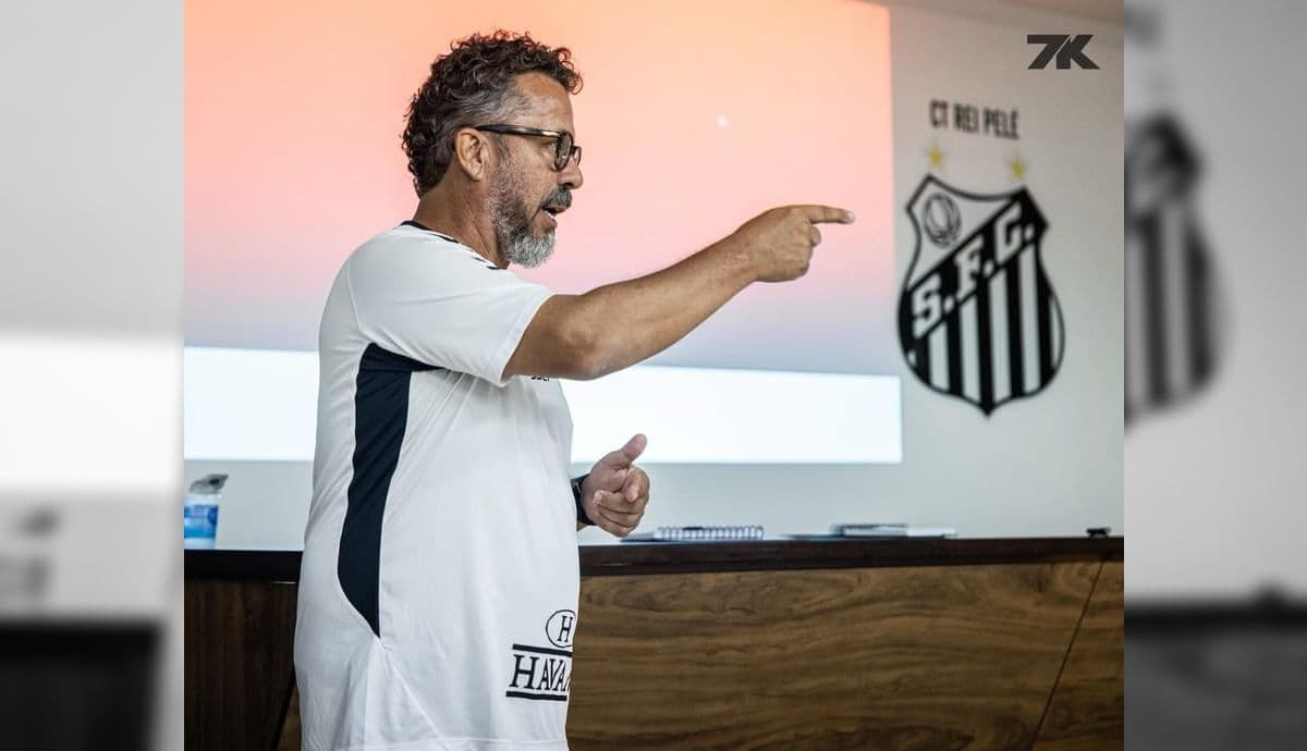 Santos anuncia Cléber Xavier como novo treinador
