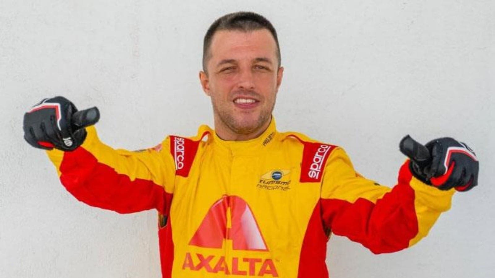 Aos 37 anos, Douglas Mattos chega ao grid após ganhar curso de pilotagem de Roberto Manzini