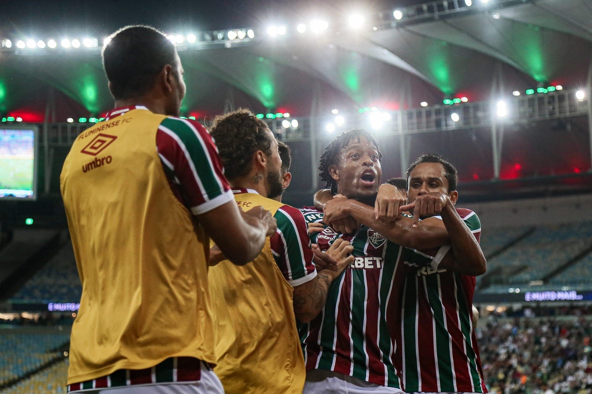 Jogando em casa, Fluminense venceu sem sustos e leva vantagem para a partida de volta