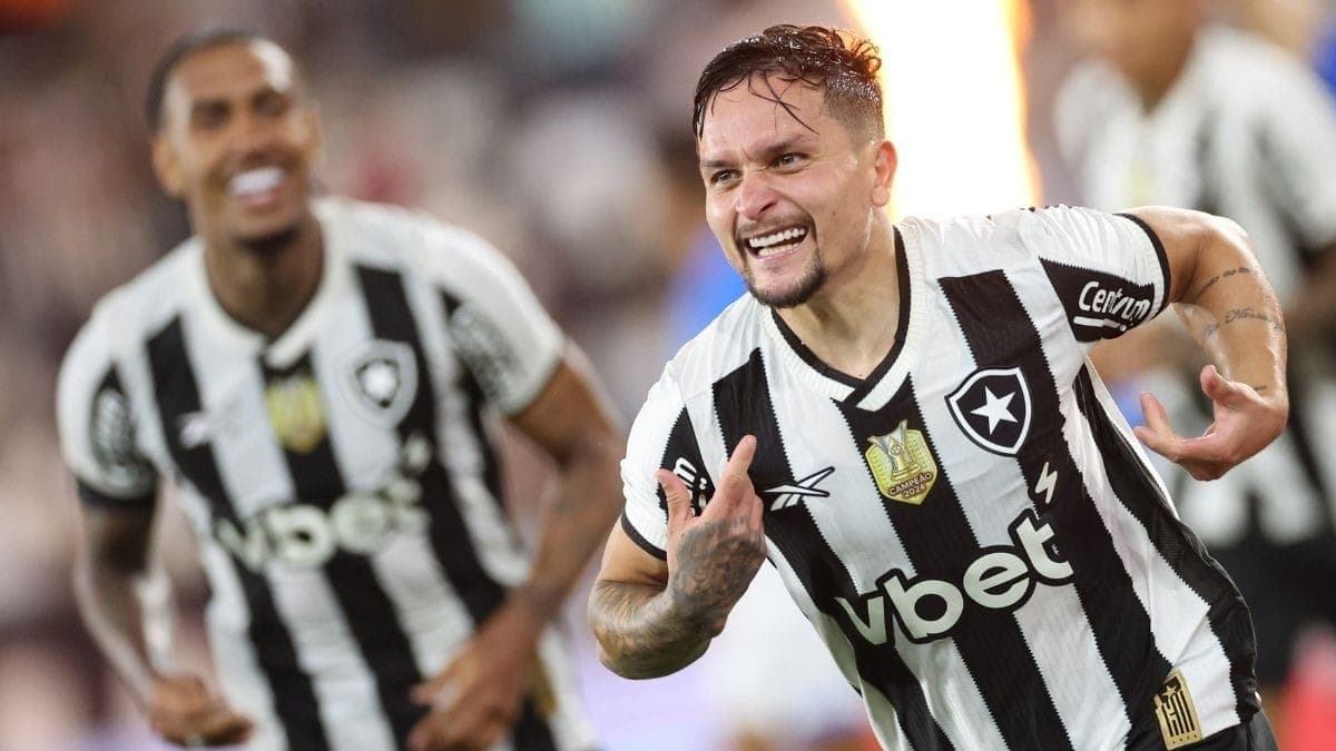 Artur comemora seu gol contra o Capital-DF