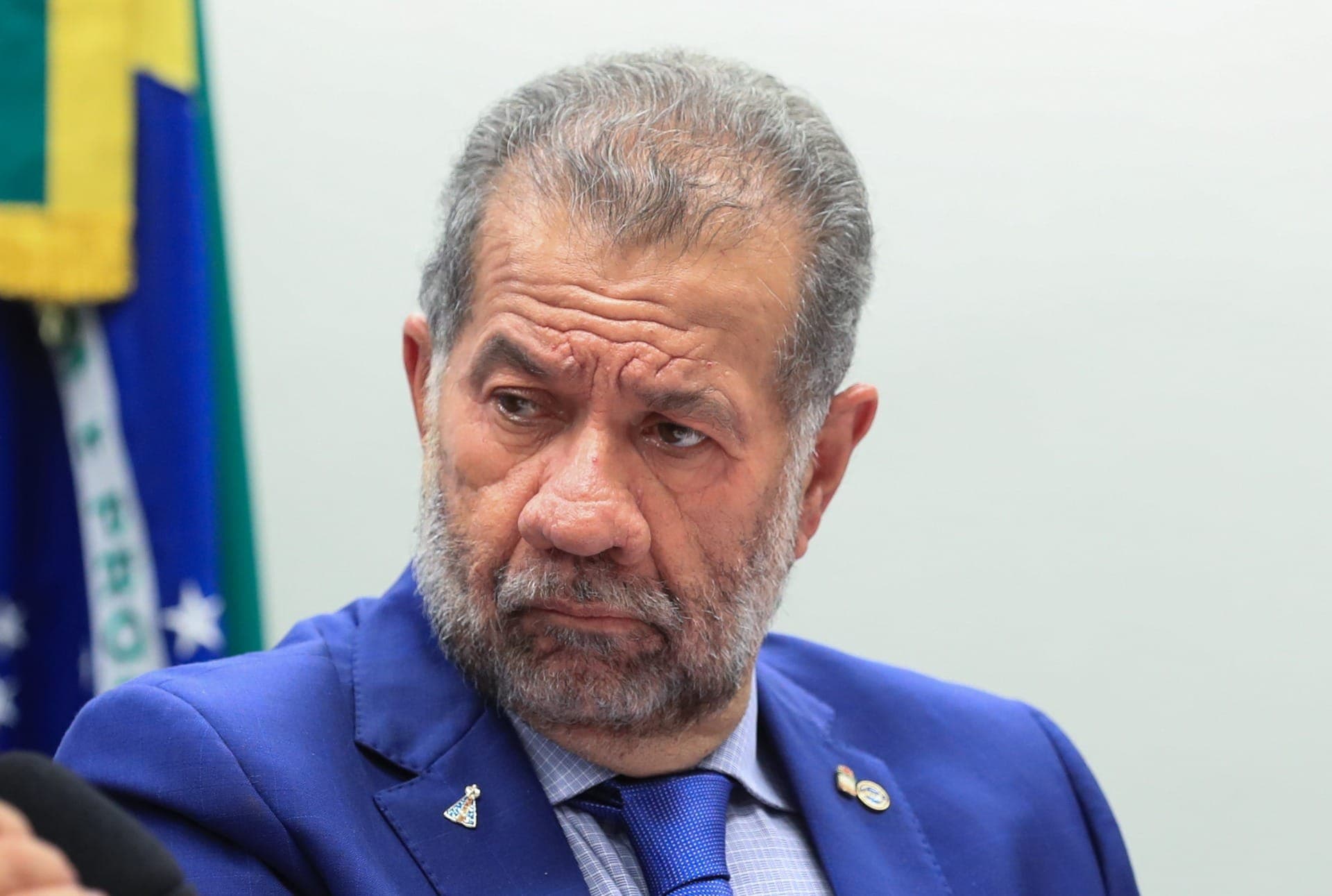 Mais de 80% dos entrevistados acham que Carlos Lupi deve ser demitido do cargo