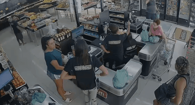 Imagens das câmeras de segurança do estabelecimento