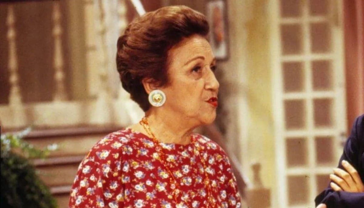 Nair Bello