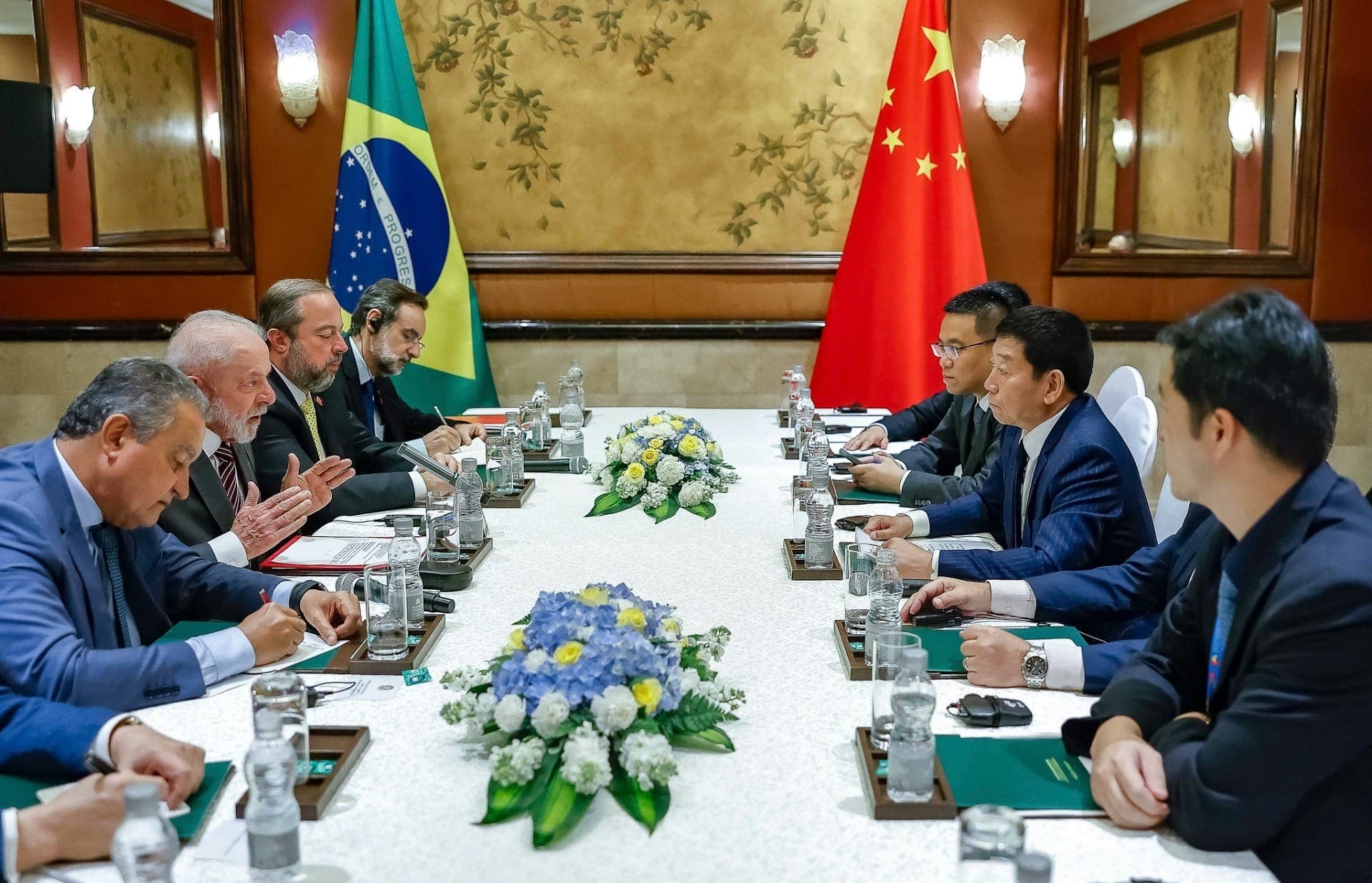 Presidente Lula durante audiência concedida ao Presidente e fundador da GWM Motors, Jack Wei