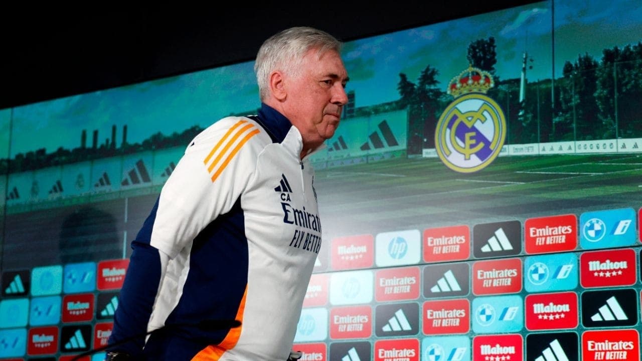 Carlo Ancelotti em coletiva do Real Madrid; técnico está prestes a assumir o Brasil