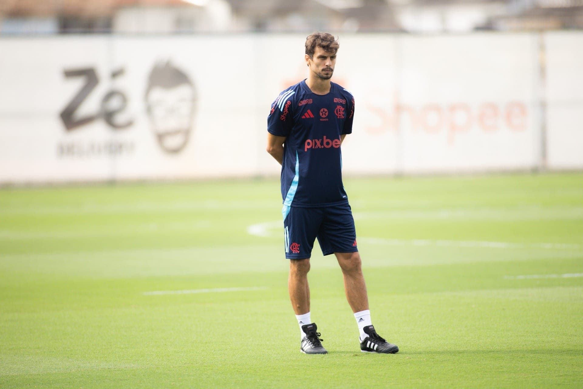 Rodrigo Caio fará parte da comissão técnica fixa do Flamengo