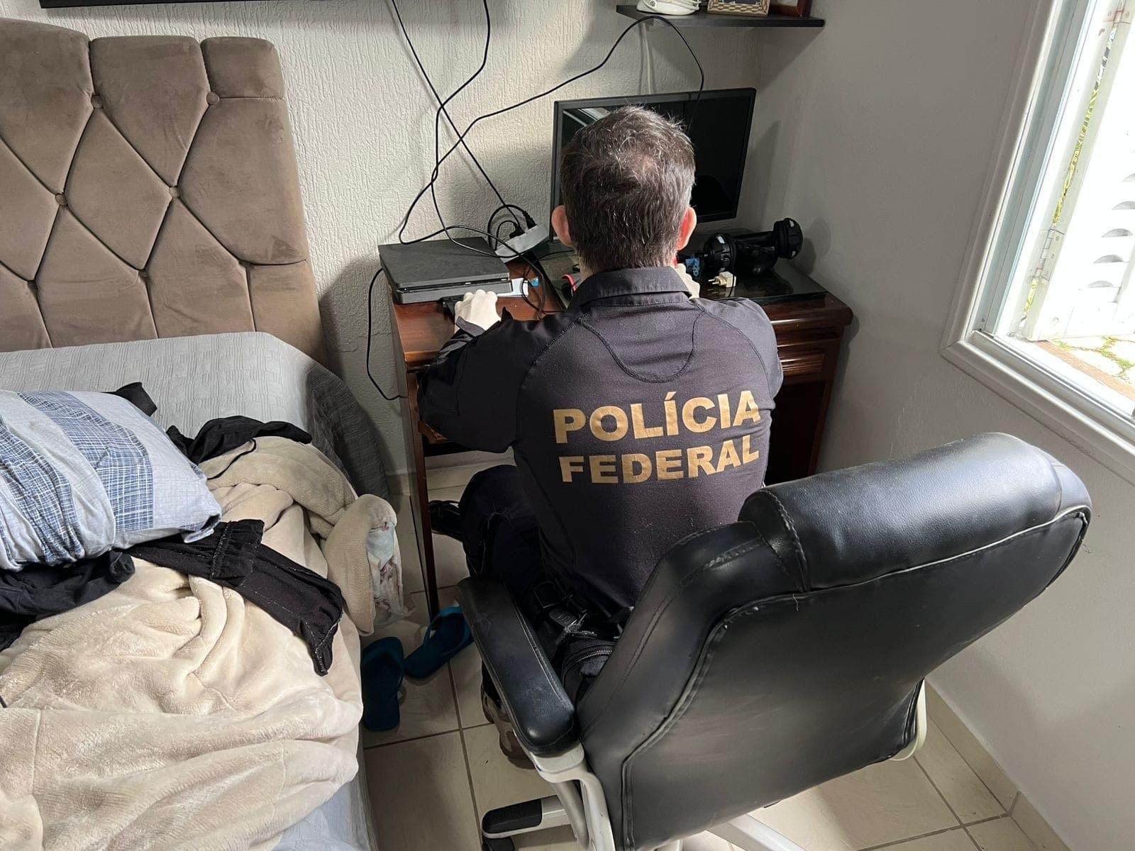 Operação nacional da PF contra abuso sexual infantil cumpre mandados em São Sebastião