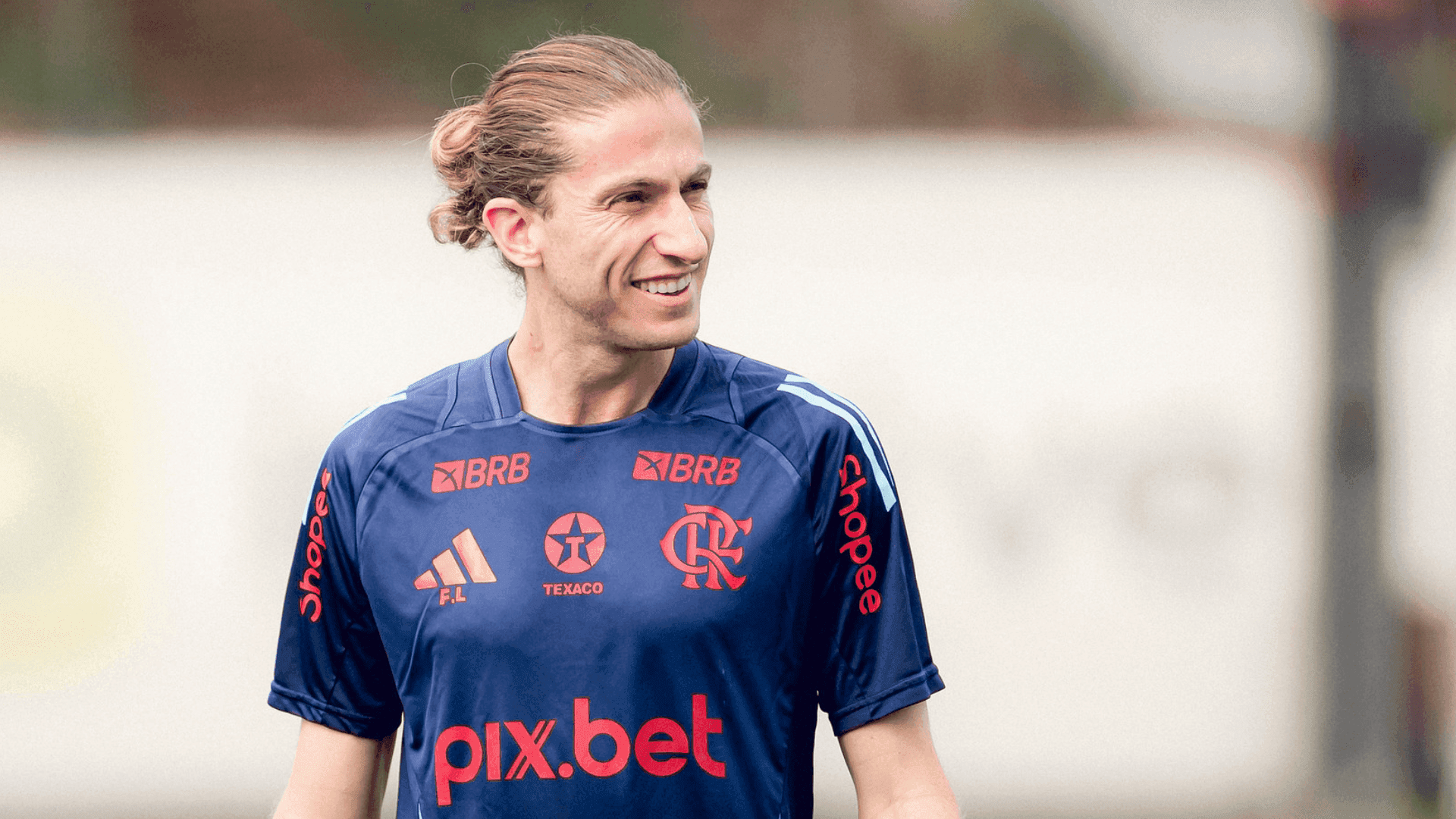Filipe Luís recusou proposta do Fenerbahçe para continuar à frente do Flamengo