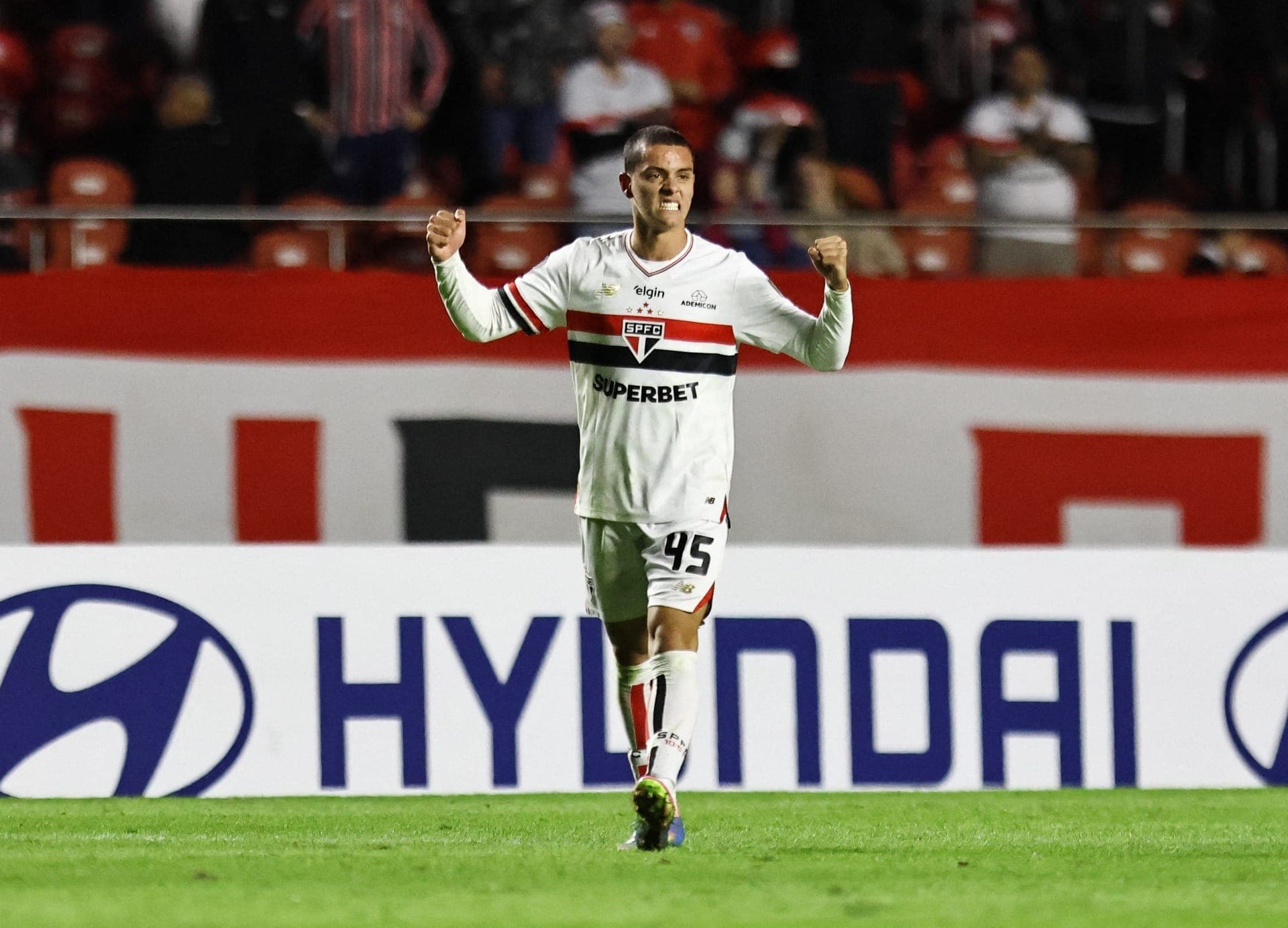 Lucca quase foi dispensado no São Paulo no sub-14