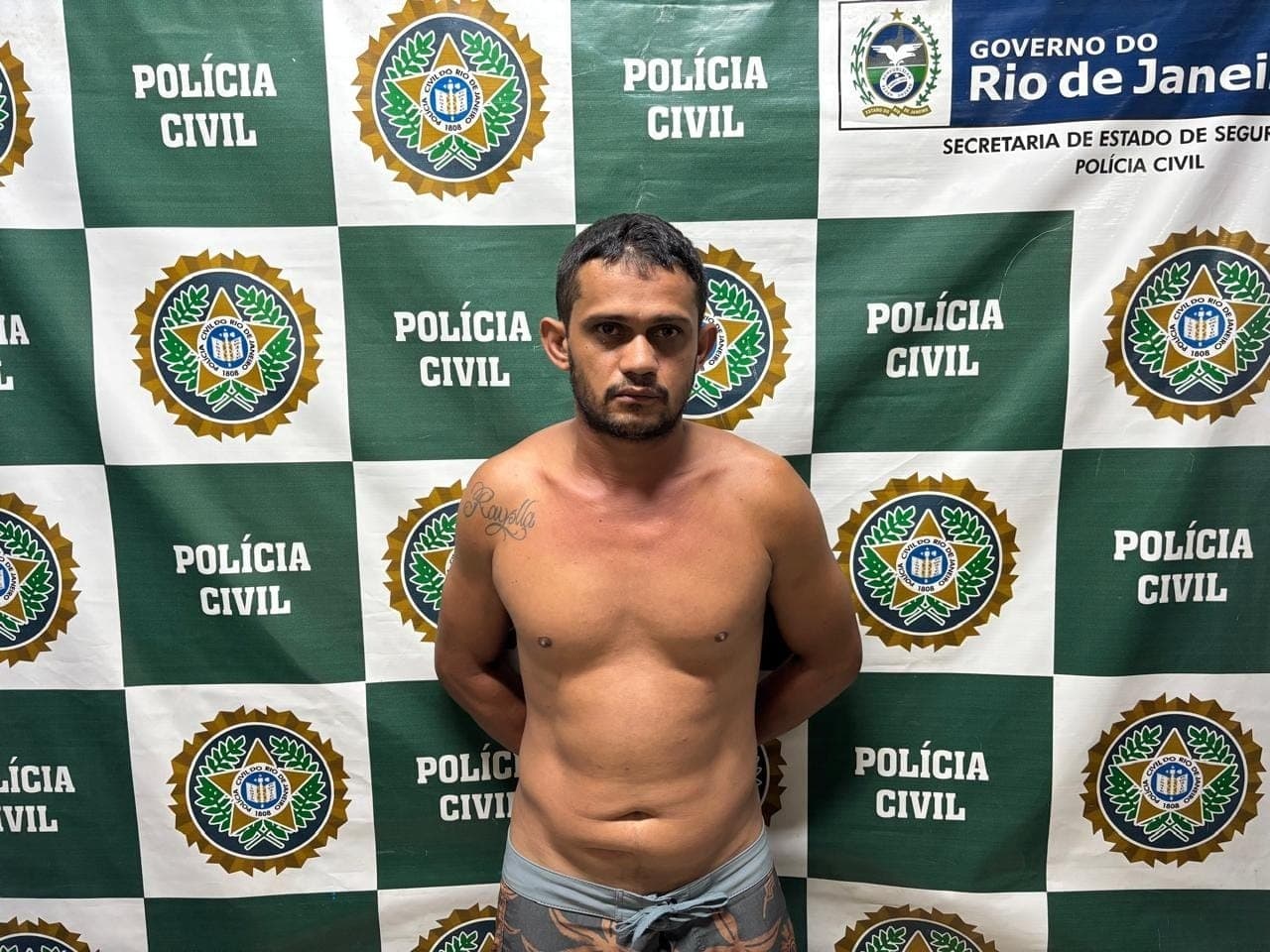 Seis celulares foram apreendidos na casa do criminoso