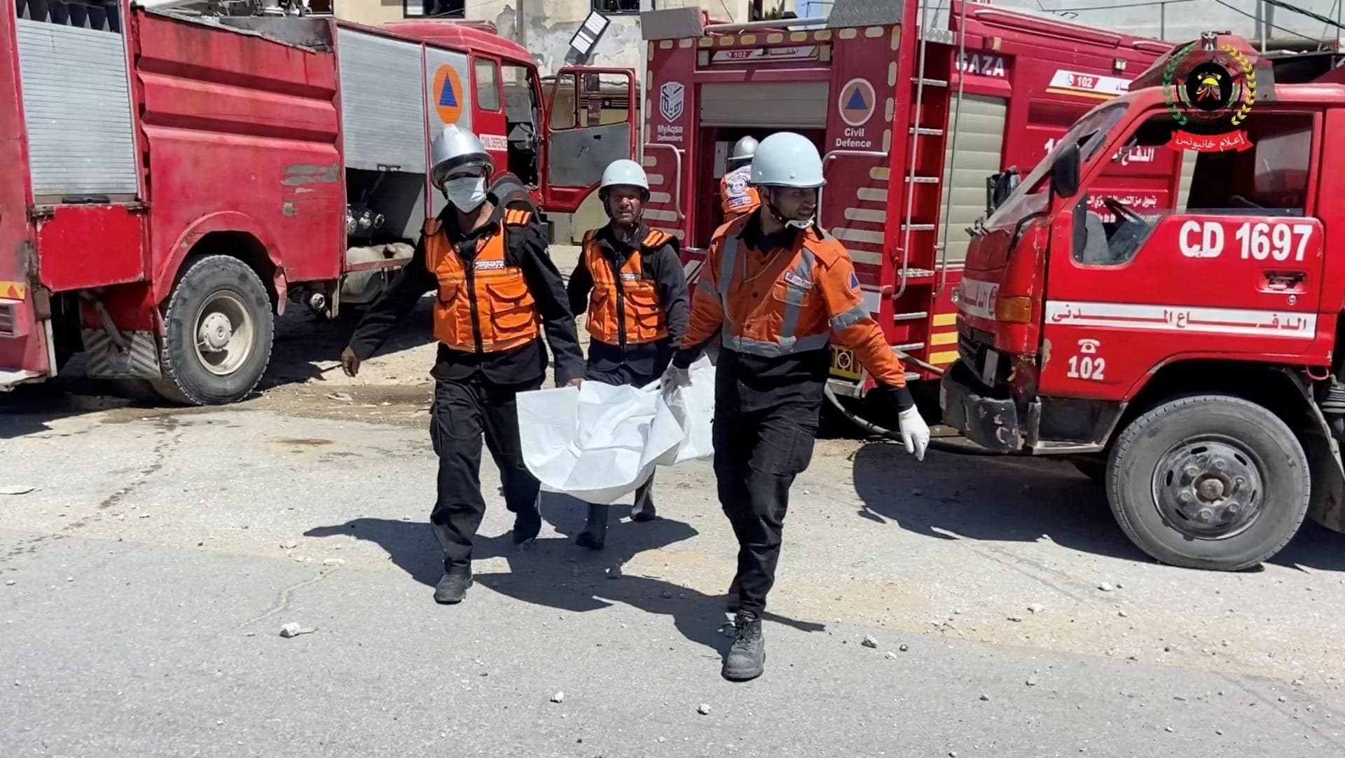 Resgate de corpos na Faixa de Gaza, após ataques de Israel