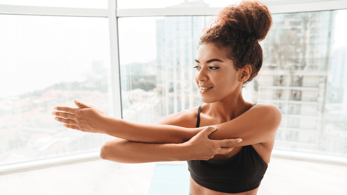 5 exercícios de alongamento essenciais antes de qualquer atividade física