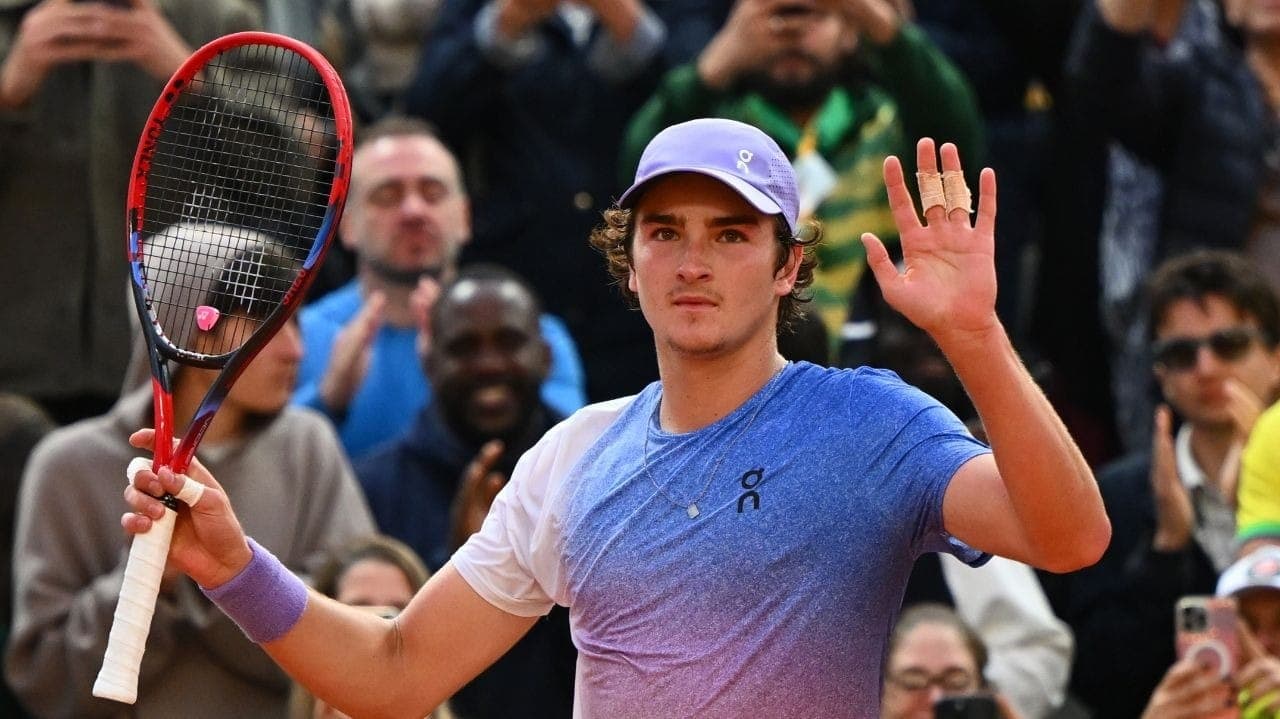 João Fonseca venceu sua 1ª partida em Roland Garros