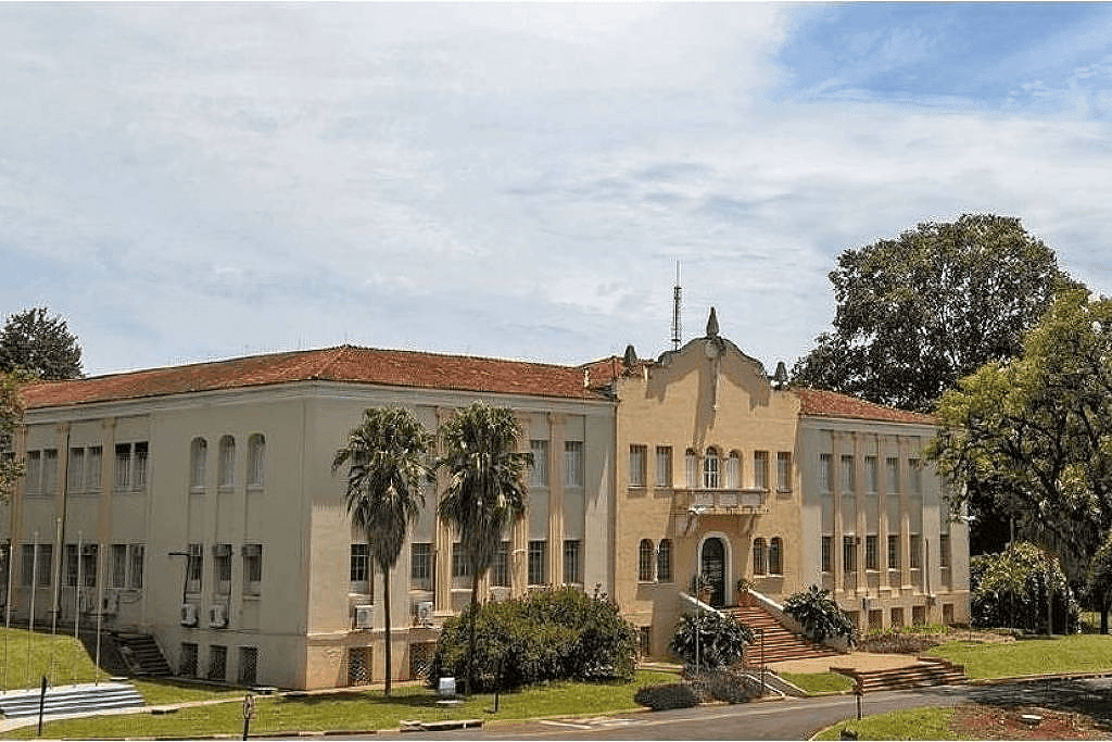 Prédio da Faculdade de Ciências Agrárias e Veterinárias da Universidade Estadual Paulista