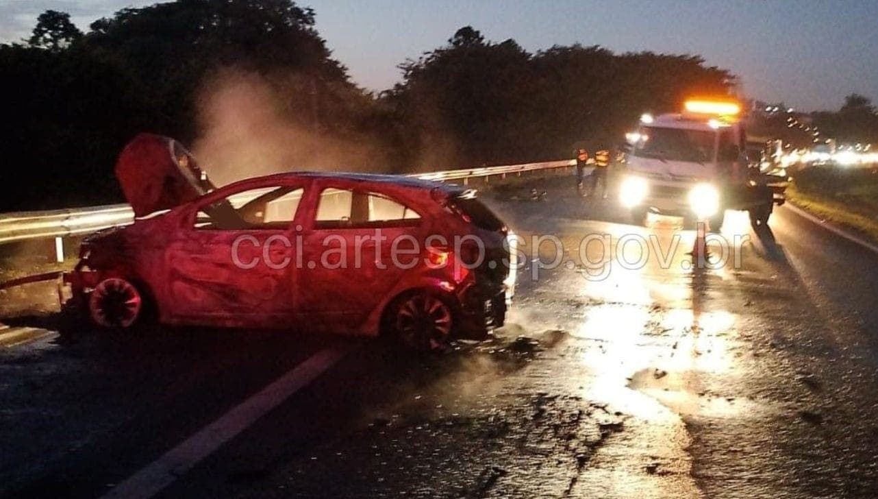 O motorista do carro teve apenas ferimentos leves