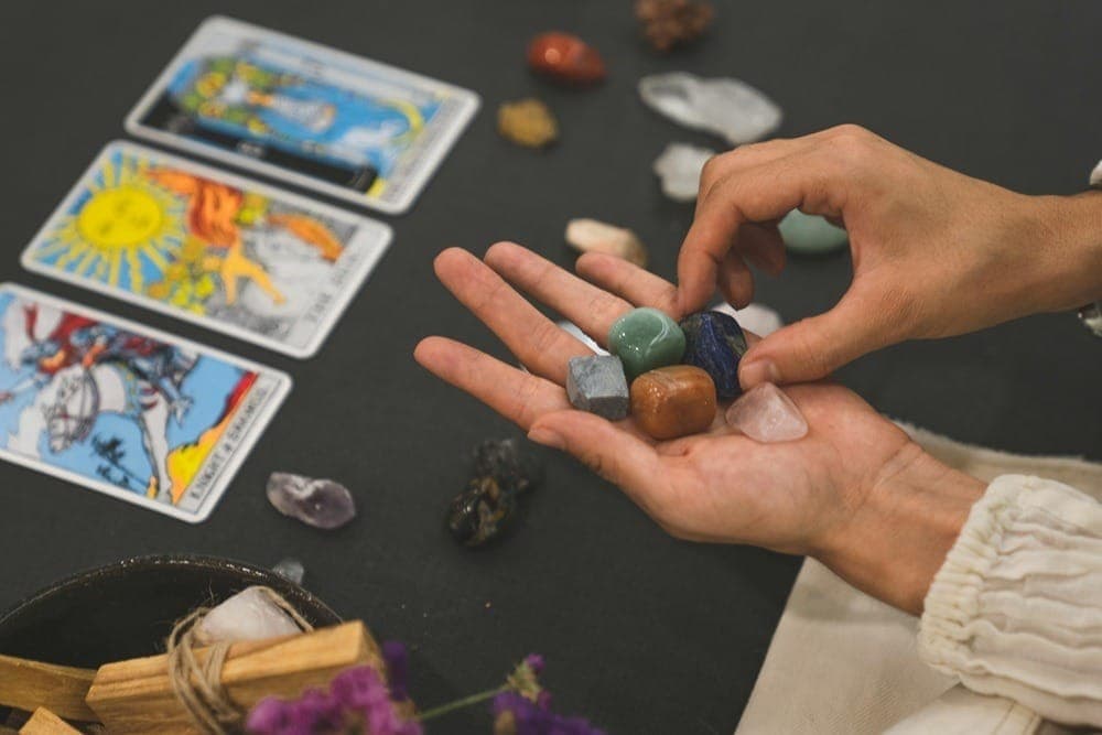 Qual é o conselho do Tarot para sua vida amorosa?