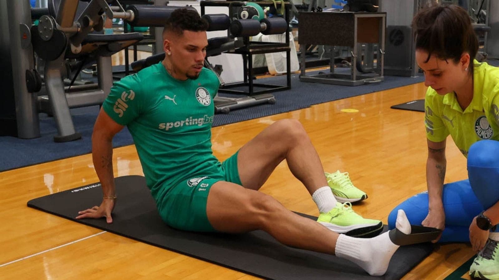 Paulinho, durante atividade do elenco do Palmeiras nos EUA