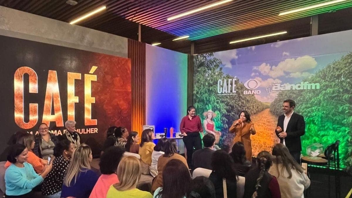 Band FM promove encontro especial com ouvintes para assistir Café com Aroma de Mulher