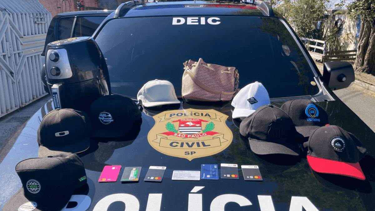 Homem é preso em Tremembé após furtar sete cartões de crédito em Taubaté