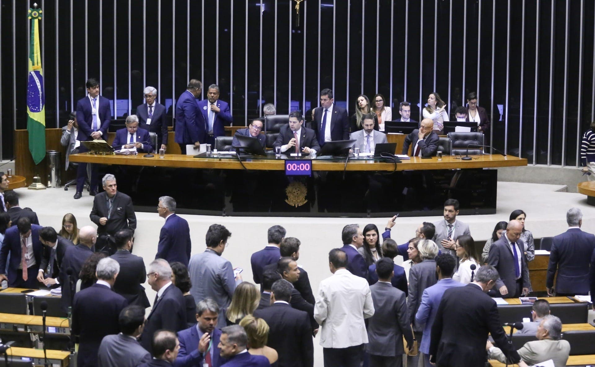 Projeto visa aumentar número de deputados