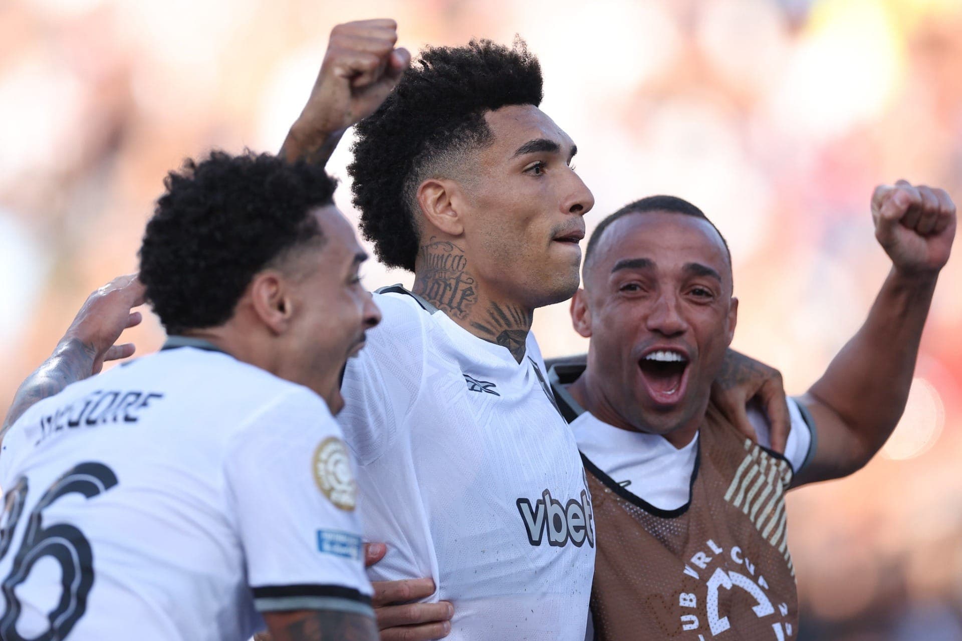 Igor Jesus marca, e Botafogo vence o PSG