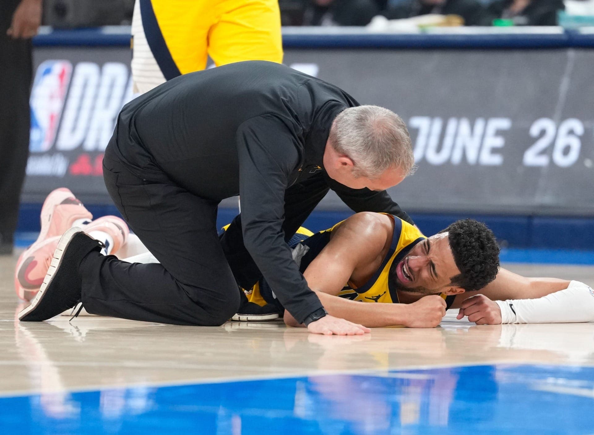 Haliburton deixou a quadra chorando e com muitas dores no jogo 7 das finais da NBA
