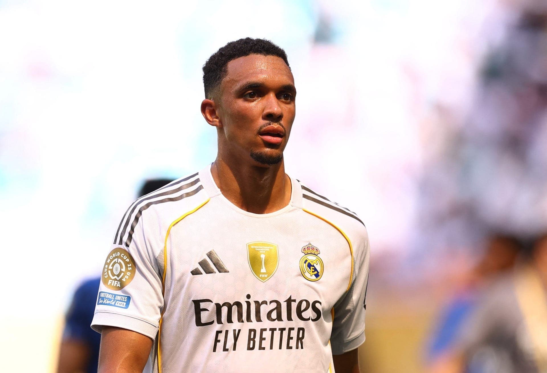 Trent Alexander-Arnold, do Real Madrid, no intervalo do jogo contra o Al Hilal
