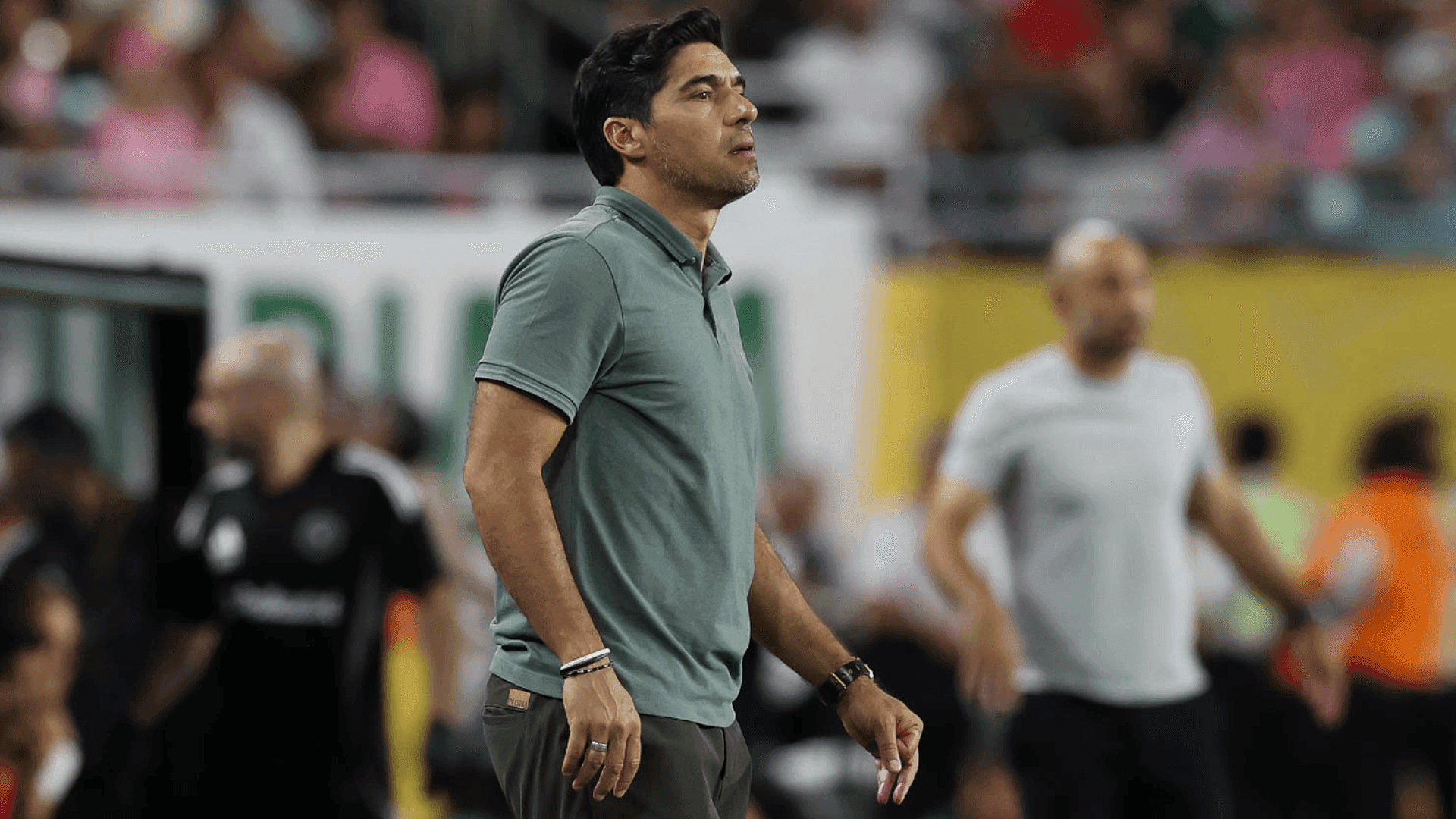 Técnico Abel Ferreira, durante o sofrido empate do Palmeiras, por 2 a 2, com o modesto Inter Miami, pela Copa do Mundo de Clubes