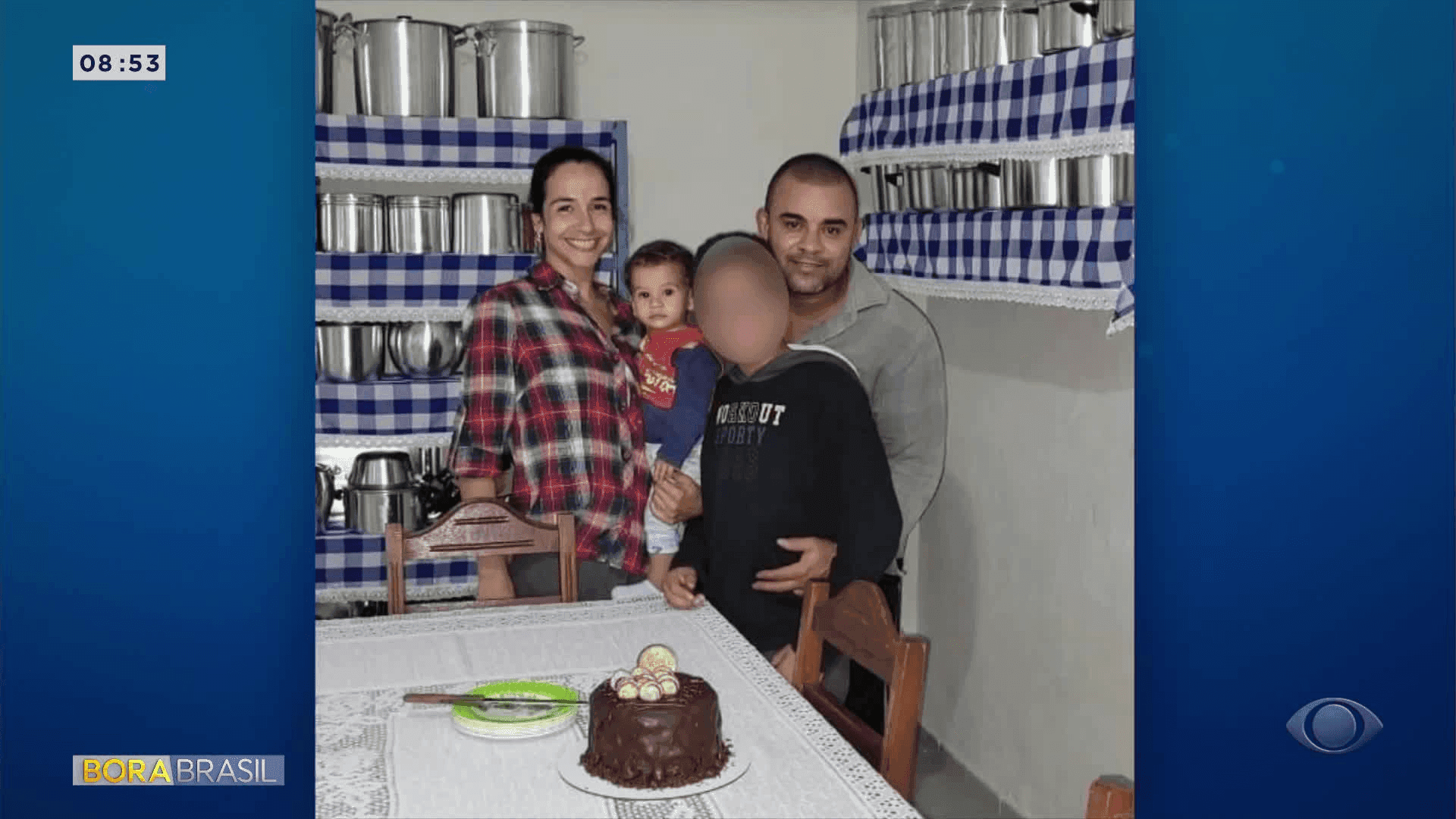 Adolescente mata família no RJ