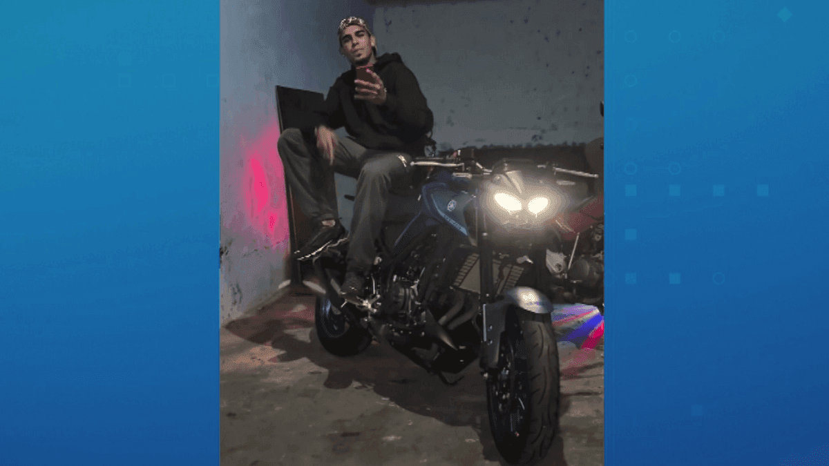 MC é morto a tiros no meio da rua em Carapicuíba, na Grande SP