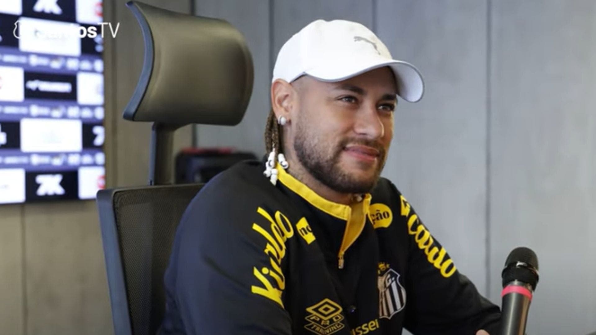 Neymar Jr. em entrevista coletiva surpresa