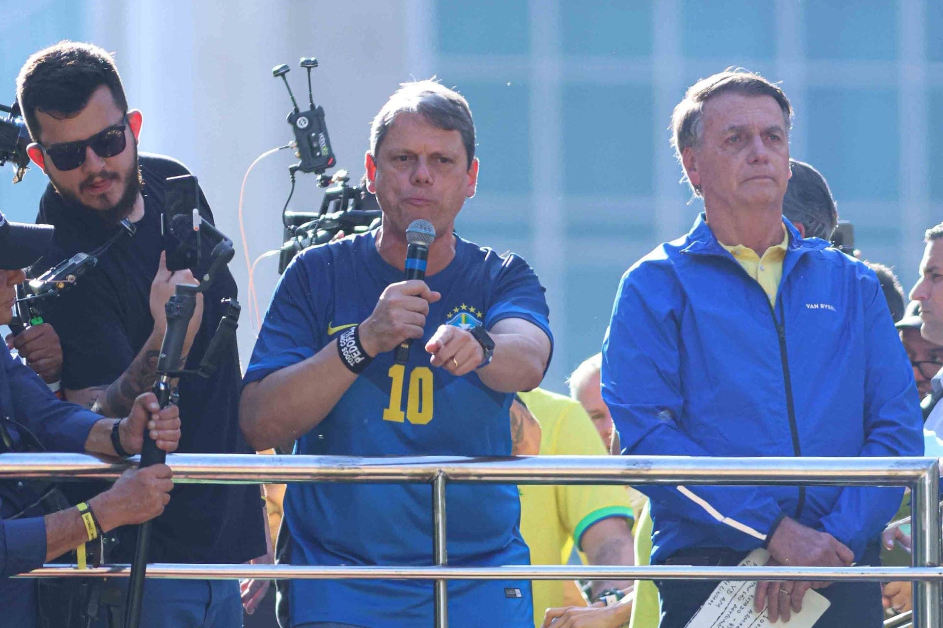 Tarcísio esteve na manifestação ao lado de Jair Bolsonaro