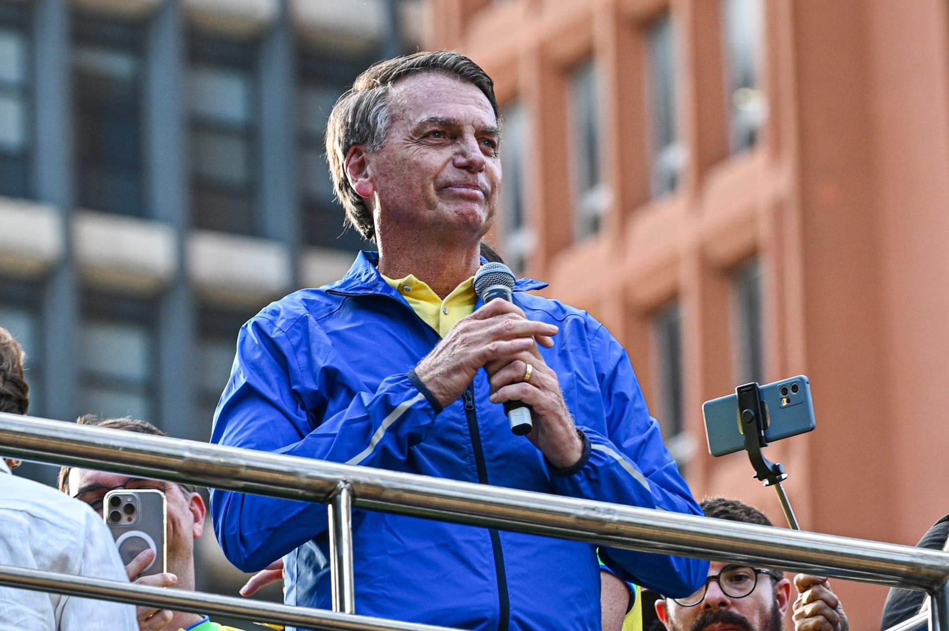 Ex-presidente Jair Bolsonaro (PL) participa de ato com apoiadores na Avenida Paulista, em São Paulo