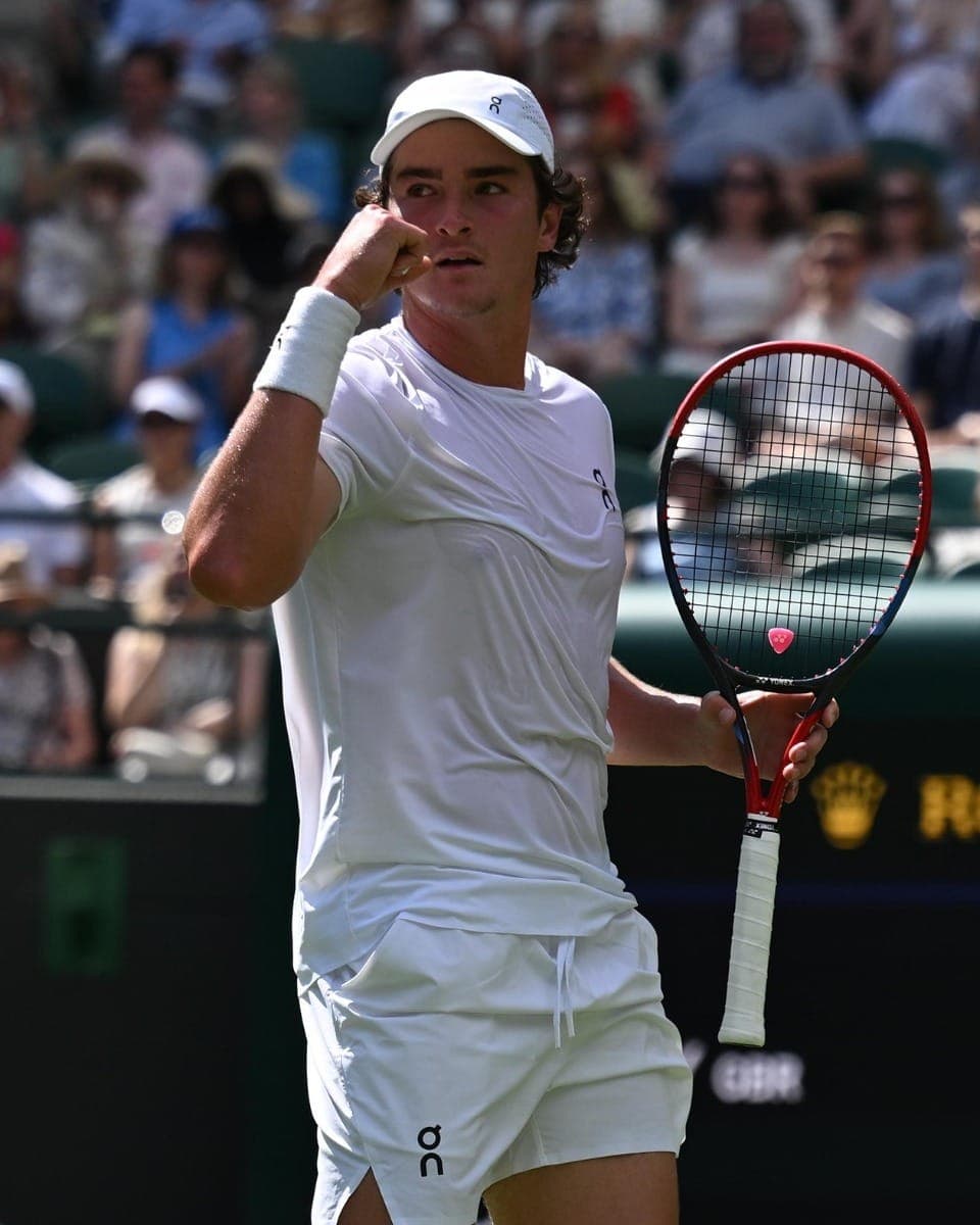João Fonseca vence Jacob Fearnley por 3 sets a 0
