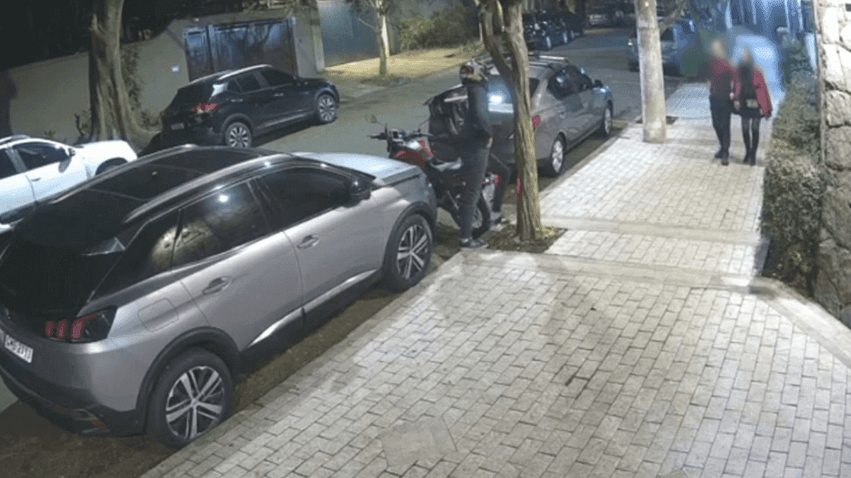 Policial de folga reage a assalto e atira em bandido em São Paulo
