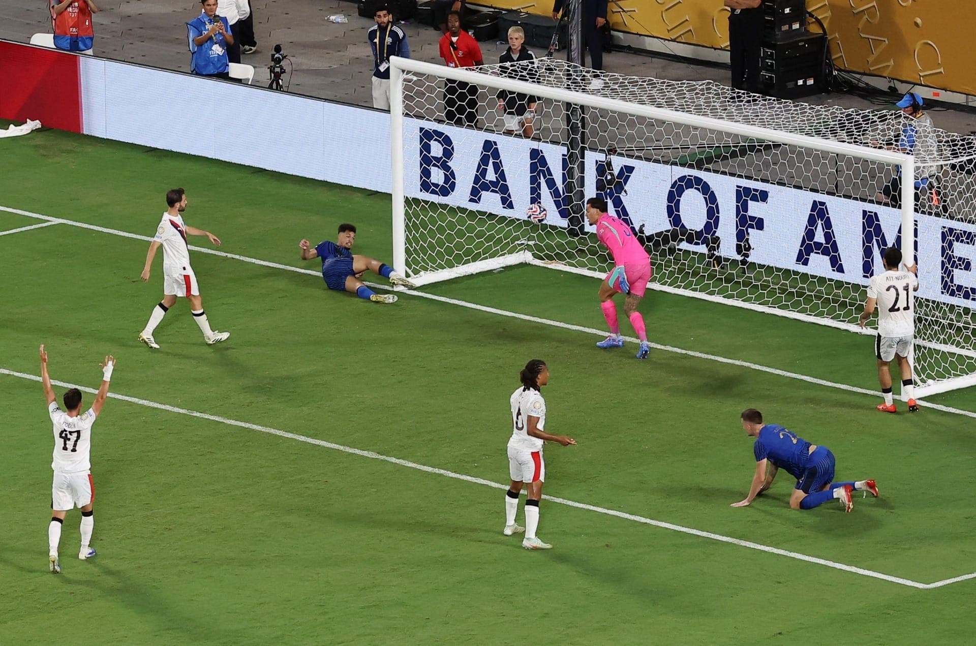 Gol de Marcos Leonardo na prorrogação deu a classificação ao time árabe