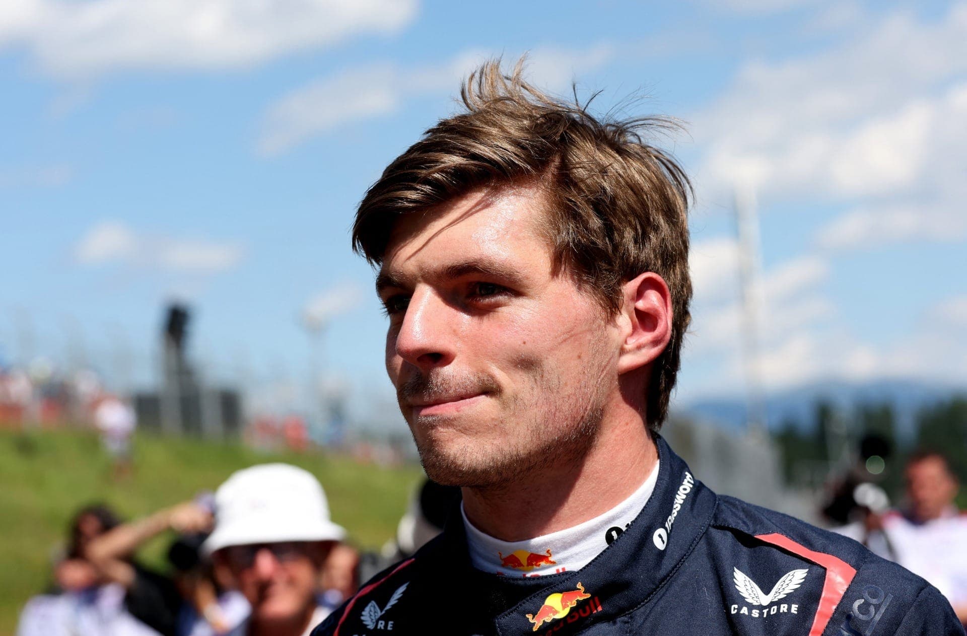Verstappen desconversa e reforça compromisso com Red Bull: "Tenho contrato até 2028"