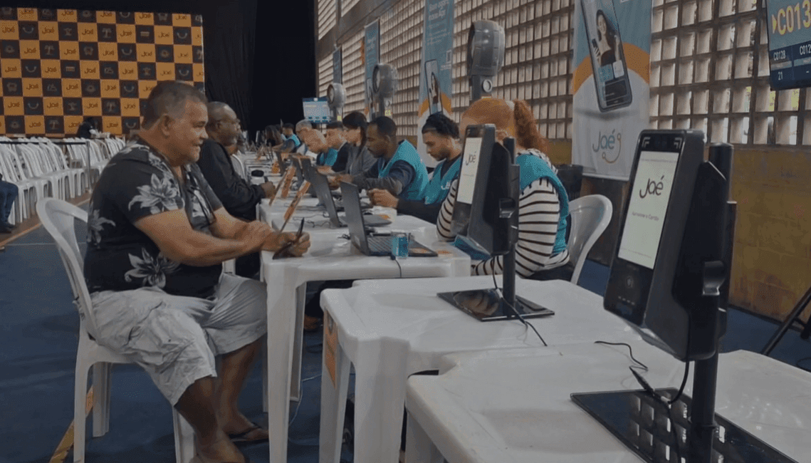 Início da primeira fase de transição entre o Riocard e o Jaé