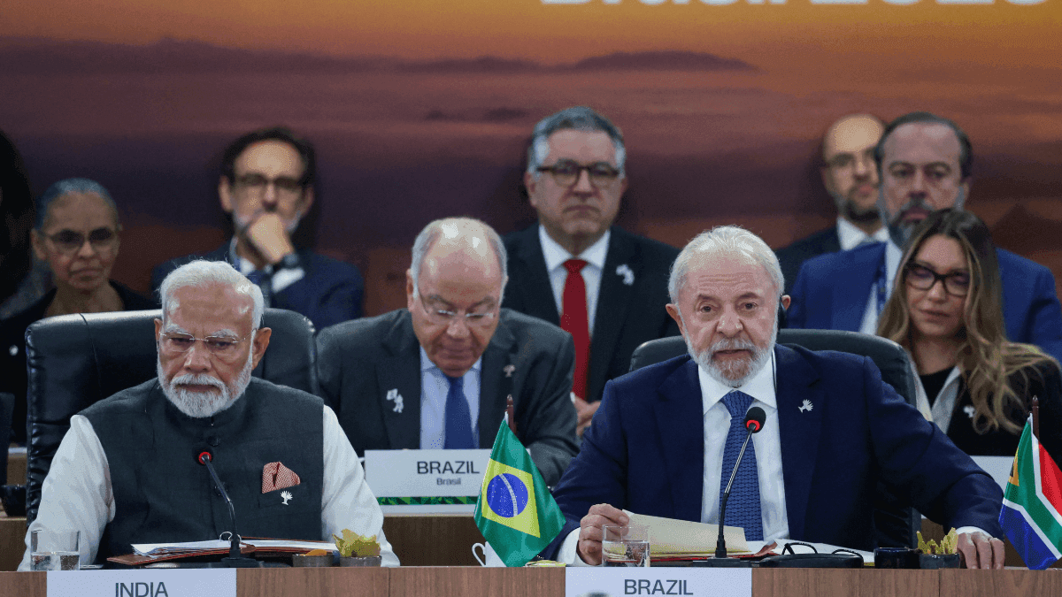Lula ao lado do primeiro-ministro da Índia, Narendra Modi, no Brics