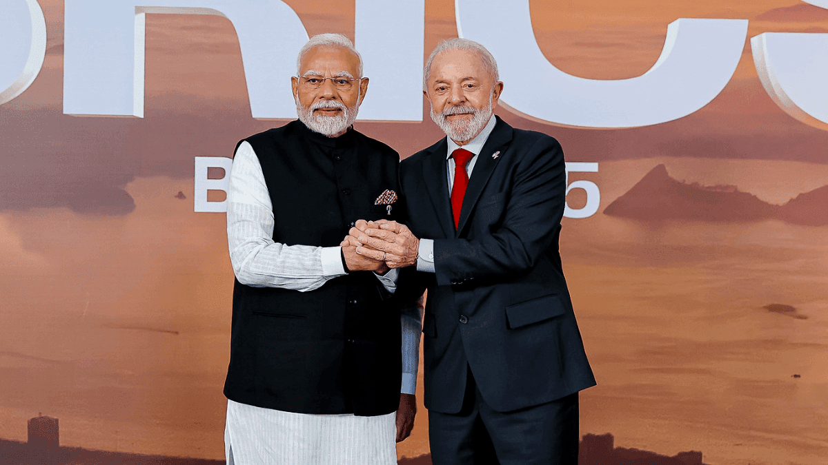 Lula ao lado do primeiro-ministro da Índia, Narendra Modi, no Brics