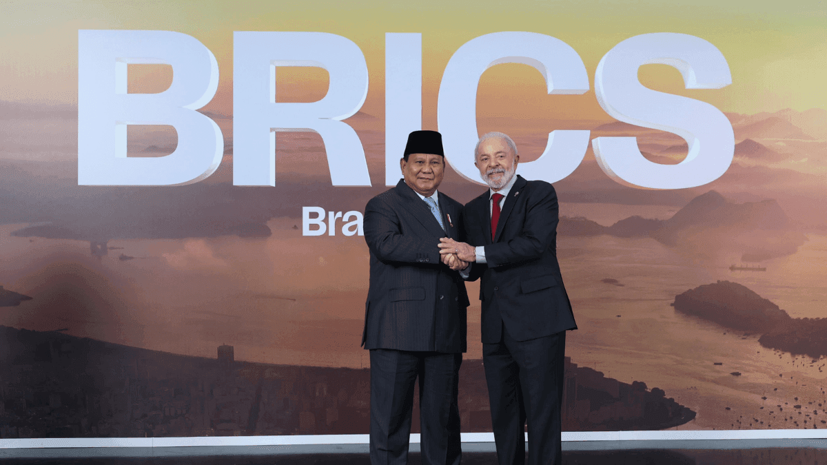 Lula com o presidente da Indonésia, Prabowo Subianto, na cúpula do Brics